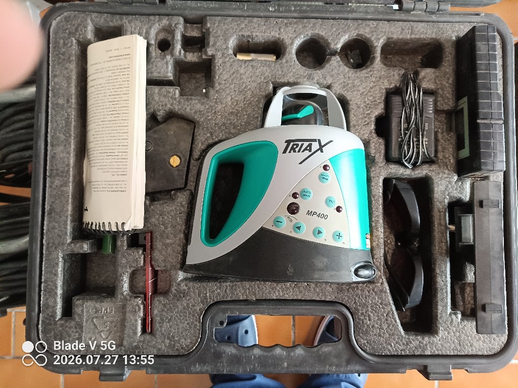 Mesureur de champ TRIAX MP400 avec trépied et valise, Enlèvement, Utilisé, Autres appareils de mesure ou compteurs