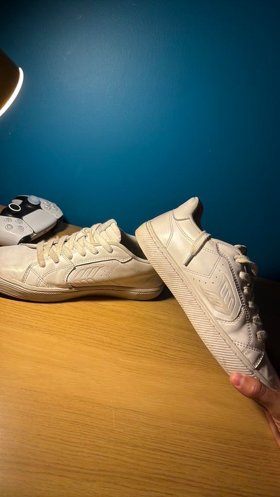 Cariuma schoenen, intresse. Stuur chat of bied, Ophalen, Zo goed als nieuw, Schoenen