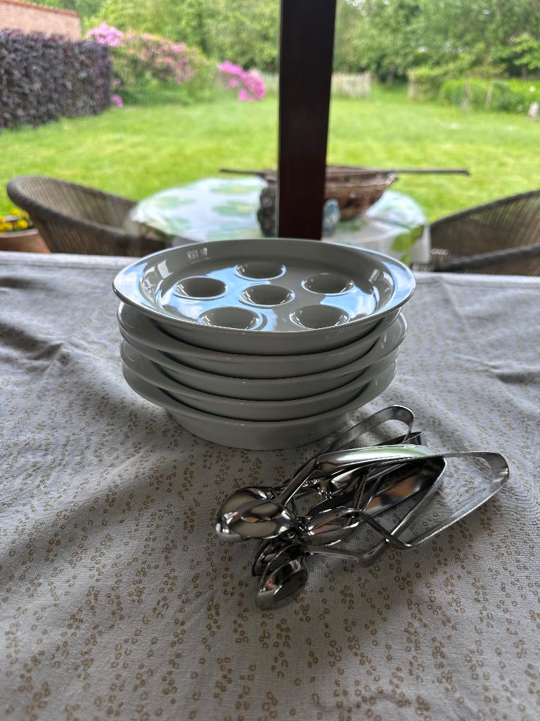 Set van 5 escargotborden met inox knijptangen, Enlèvement, Utilisé, Assiettes(s)