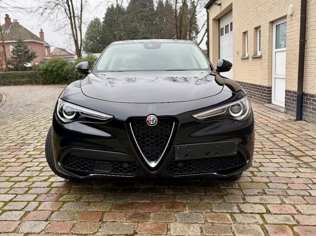 Alfa Romeo Stelvio 2.2 MJD Automaat ### 63000 ###, Automaat, Achterwielaandrijving, 4 cilinders, Zwart