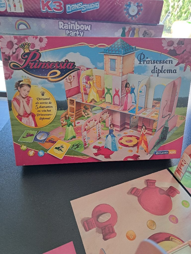 Prinsessendiploma, Hobby en Vrije tijd, Gezelschapsspellen | Overige, Drie of vier spelers, Ophalen, Zo goed als nieuw, Studio 100