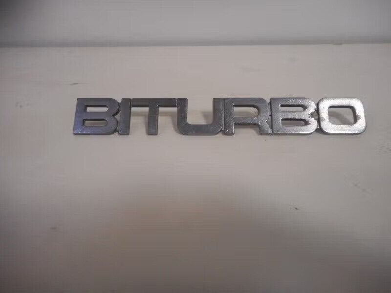 EMBLEEM Maserati Biturbo (01-1981/12-1995), Webaccessibility@stellantis.com, Maserati, Gebruikt, Stellantis N.V.