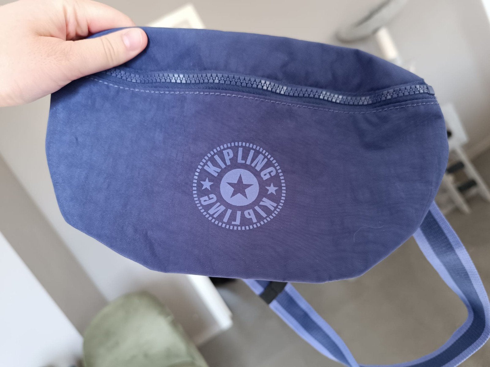 Kipling Heuptasje paars, Handtassen en Accessoires, Tassen | Damestassen, Ophalen of Verzenden, Nieuw, Paars, Schoudertasje
