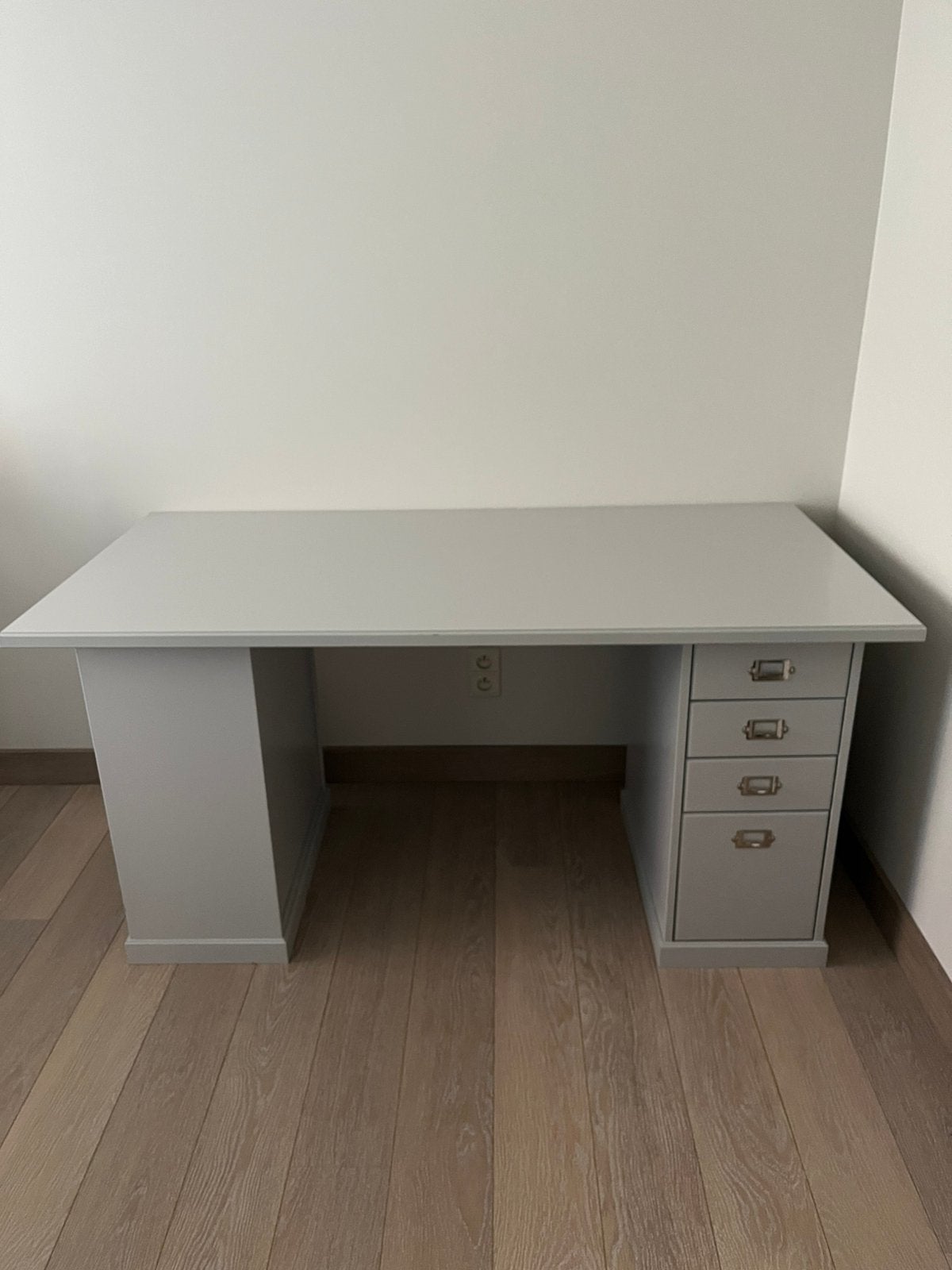 Bureau KLIMPEN IKEA, Huis en Inrichting, Bureaus, Ophalen, Zo goed als nieuw, IKEA, Grijs