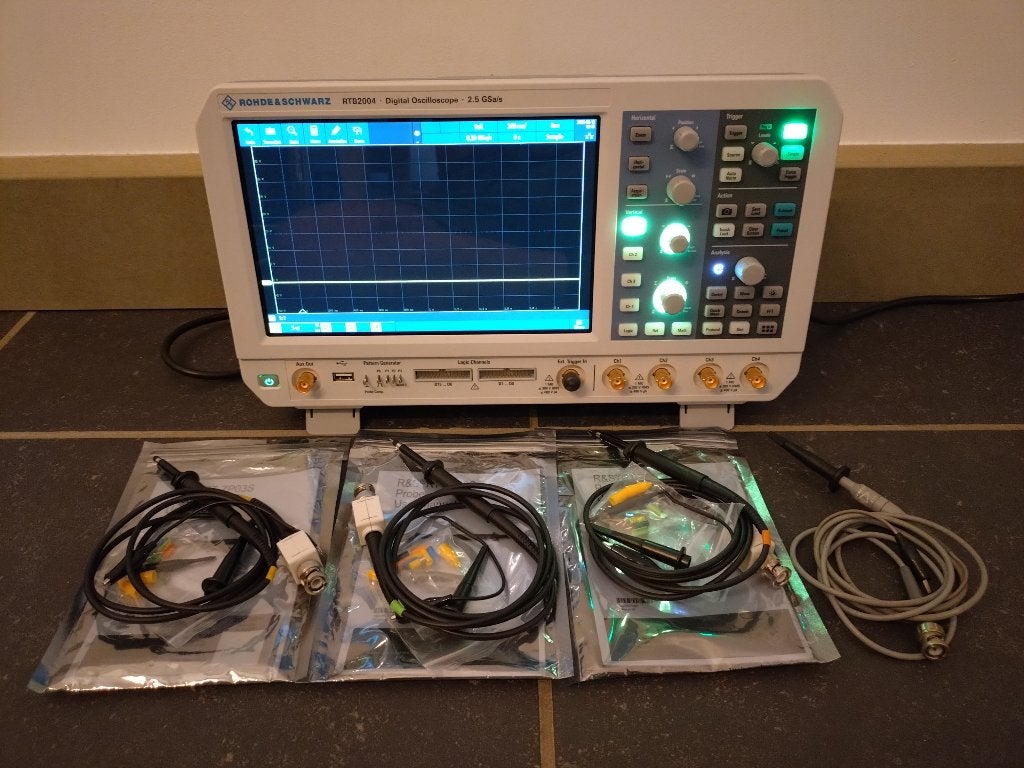 R&S RTB2-series / RTB2004 Digitale Oscilloscoop - 2,5GS/s, Enlèvement, Comme neuf