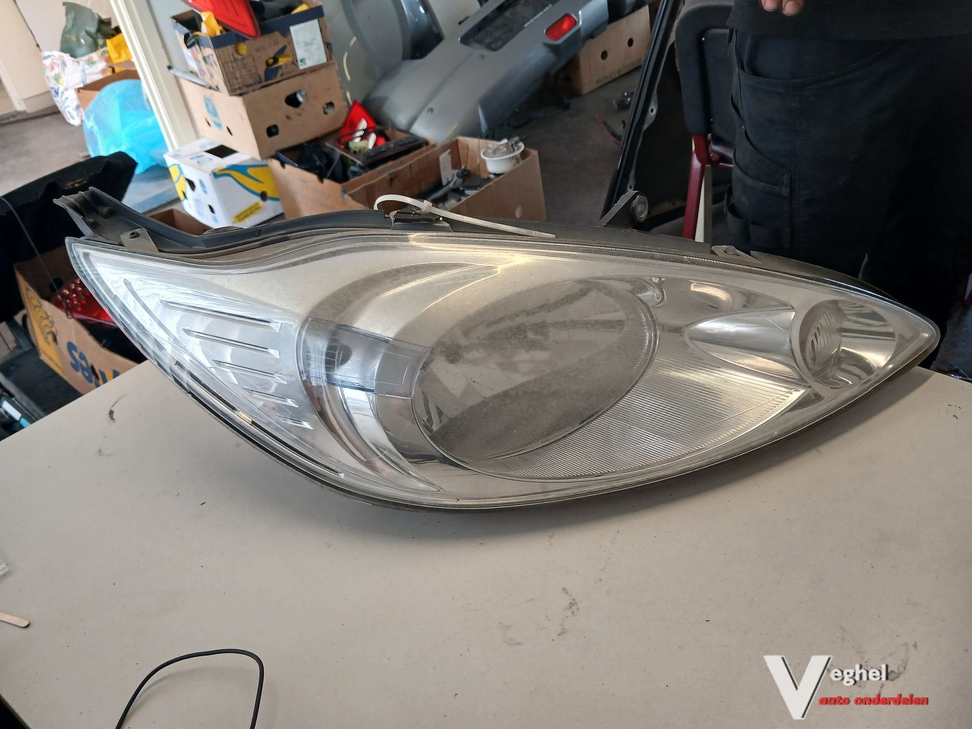 Ford Ka 1.2B 3drs 2500244 Koplamp RV '11, Gebruikt, -, -, Ophalen of Verzenden