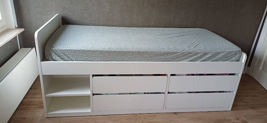 IKEA bed met veel opbergruimte – zo goed als nieuw, Ophalen, 100 cm, Eenpersoons, Zo goed als nieuw