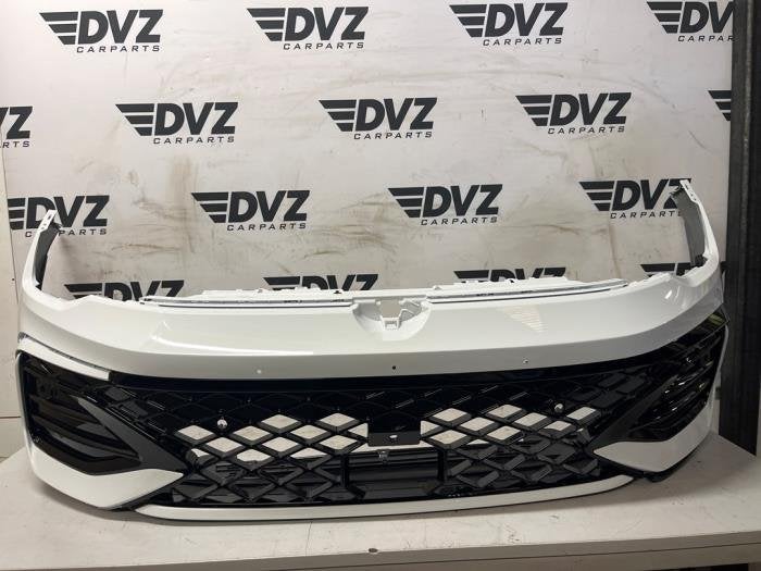 Voorbumper van een Volkswagen Golf (LC9A), Gebruikt, -, Volkswagen, -