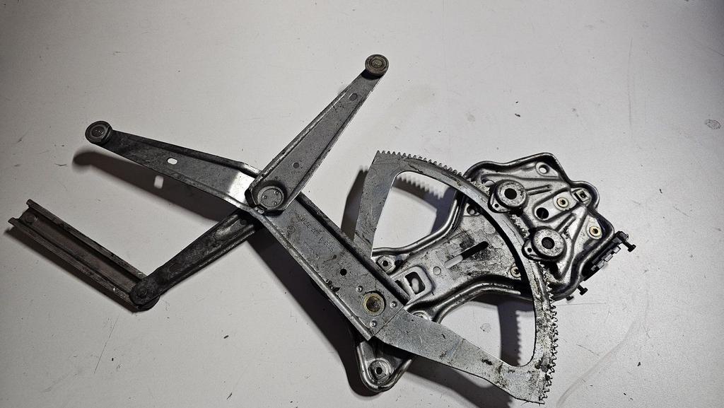 Raammechaniek linksvoor zonder motor BMW 3 serie E30 sedan t, Gebruikt, -, -, Ophalen of Verzenden