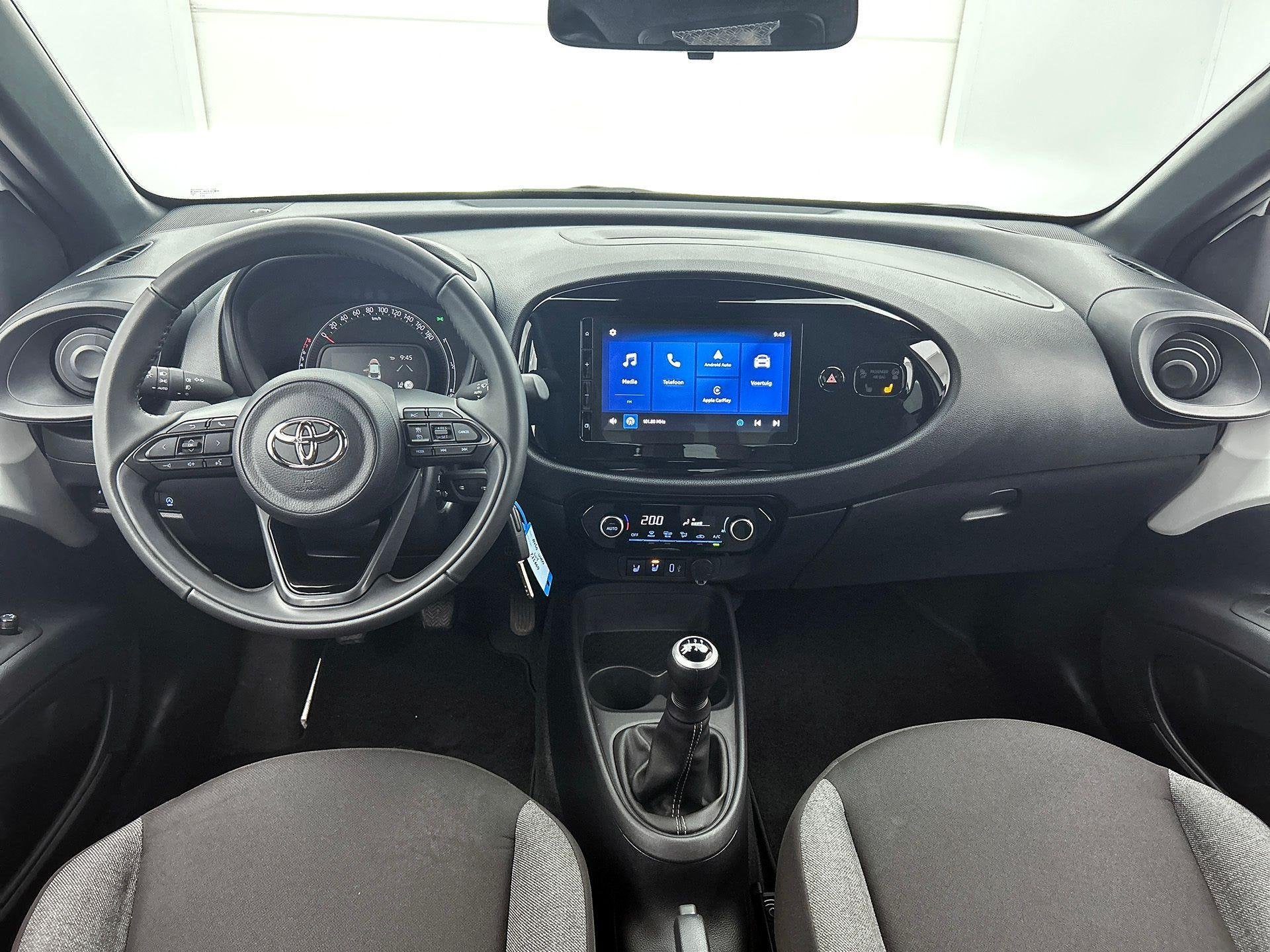 Toyota Aygo X 1.0 VVT-i Play | Navigatie | Achteruitrijcamer, Auto's, Toyota, Voorwielaandrijving, 4 zetels, Stof, Gebruikt