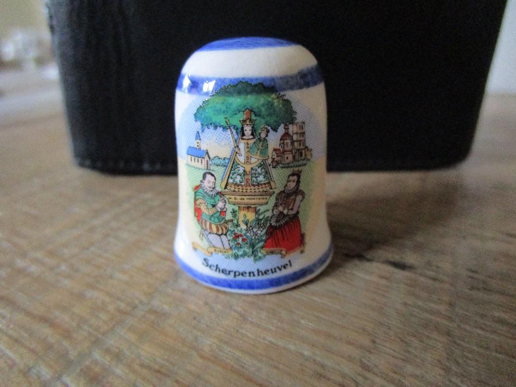 5 vingerhoedjes Scherpenheuvel, Ophalen of Verzenden, Nieuw, Porselein