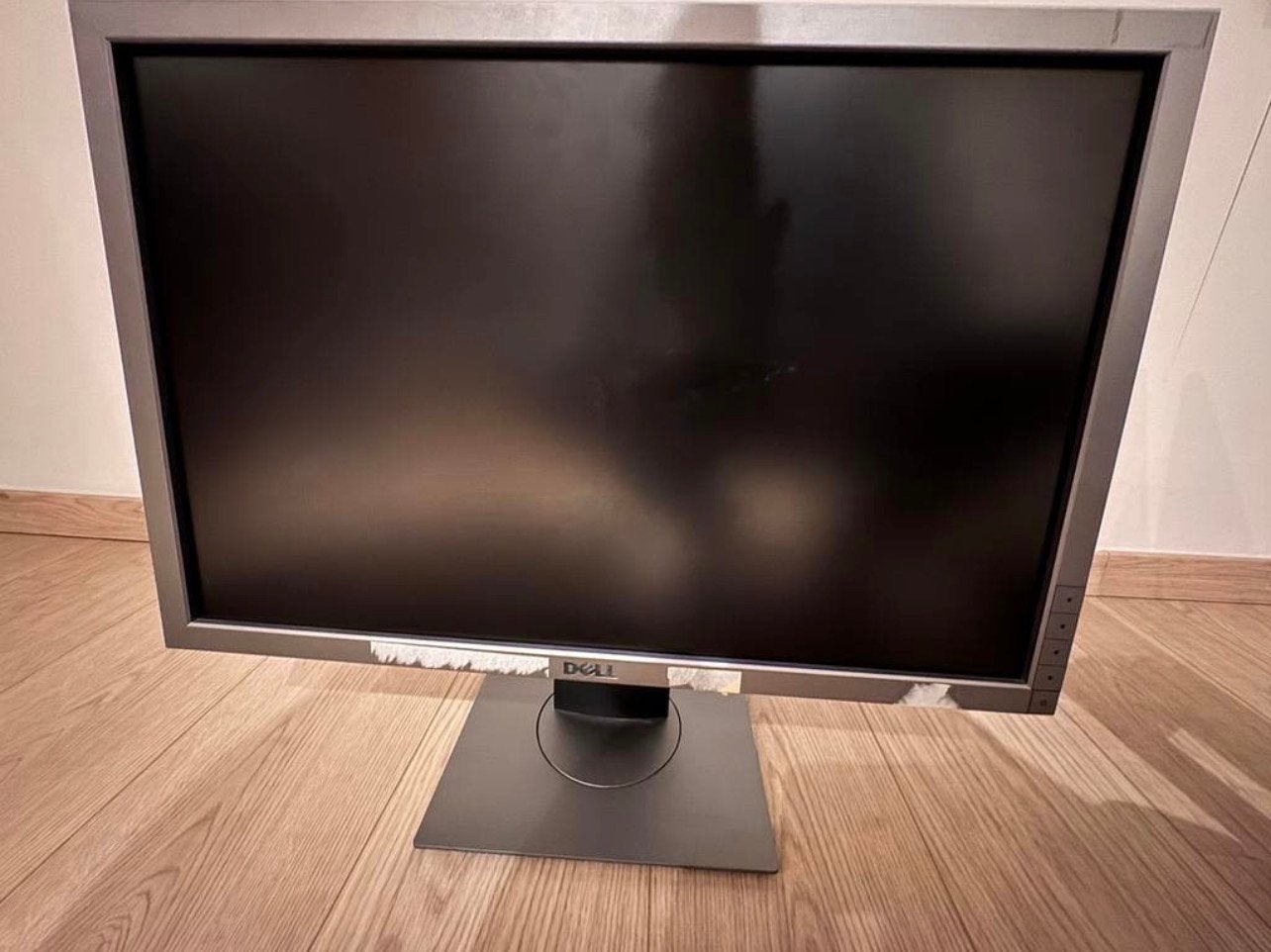 Dell p2210f pc monitor 22”, Ophalen of Verzenden, Gebruikt, DisplayPort, In hoogte verstelbaar