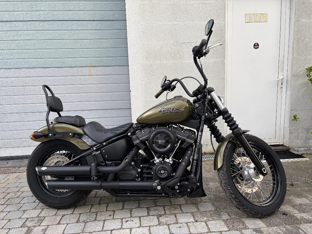 Harley-Davidson Softail Street Bob 107, Motos, ABS, 1745 cm³, Occasion, Plus de 35 kW