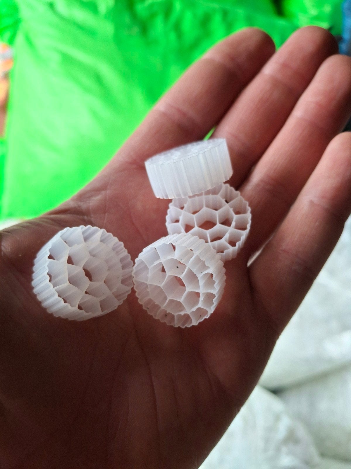 K3 kaldness en andere filter media voor bewegend bed, Dieren en Toebehoren, Vissen | Vijvervissen