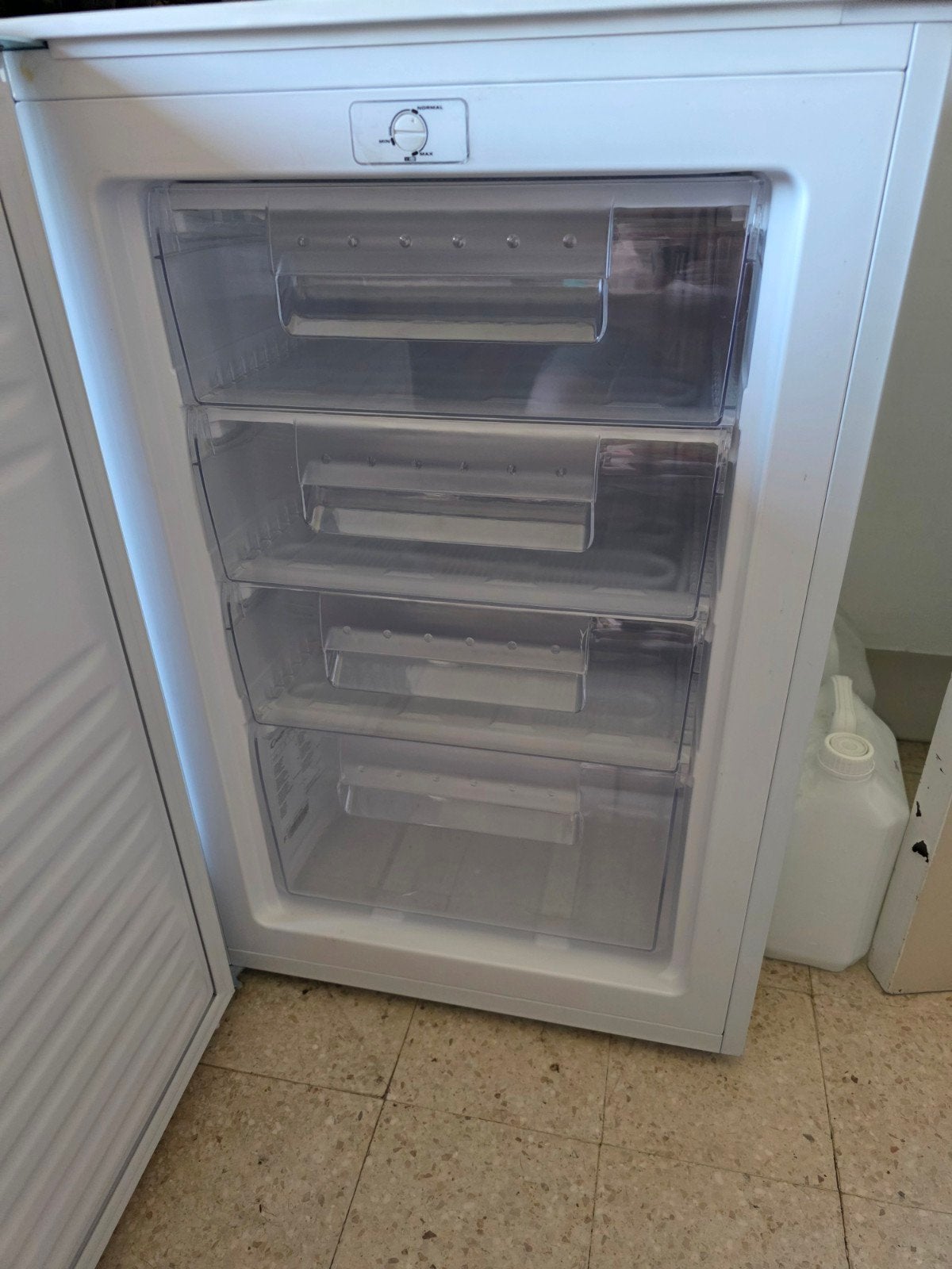 zeer goede diepvries.  plaats te kort, Elektronische apparatuur, Vriezers en Diepvrieskisten, Ophalen