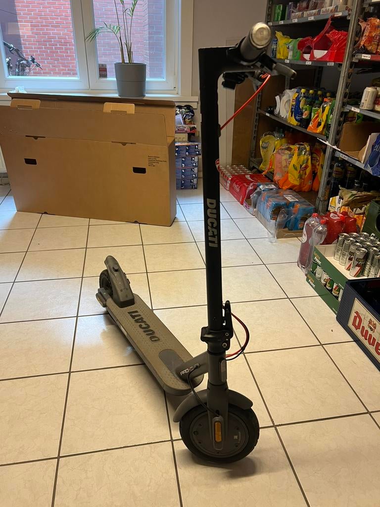 Ducati pro II elektrische scooters, Fietsen en Brommers, Ophalen of Verzenden, Gebruikt