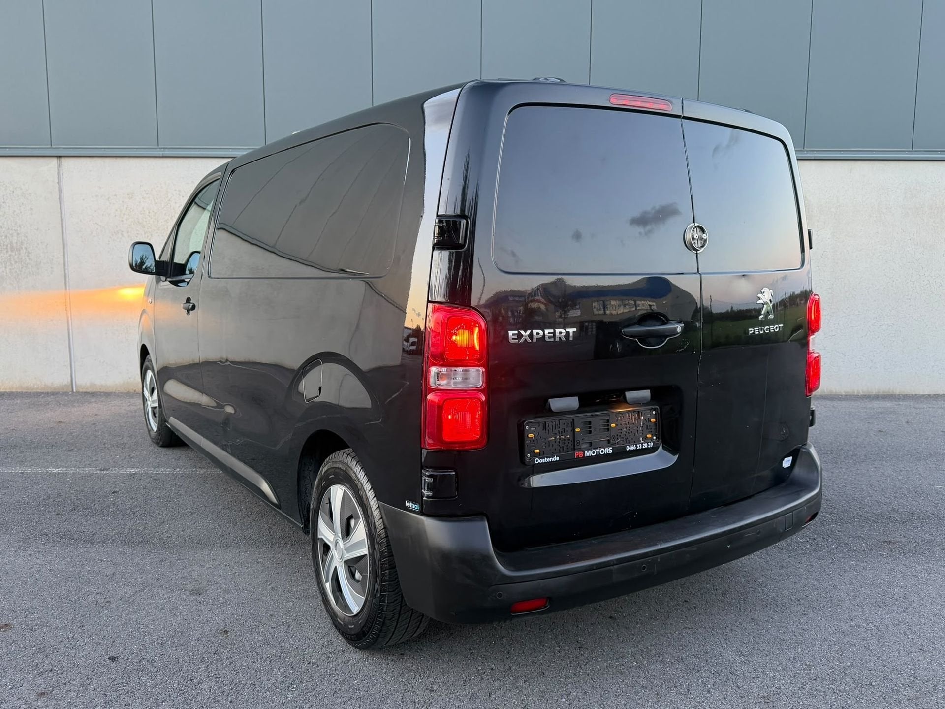 PEUGEOT EXPERT 1.6 BLUEHDI – 2017 - airco - BTW WAGEN, Auto's, Voorwielaandrijving, Elektrische ramen, Euro 6, Zwart