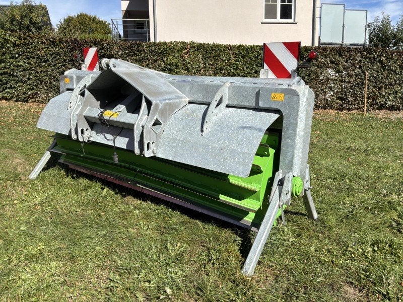 Zocon Greencutter, Labour