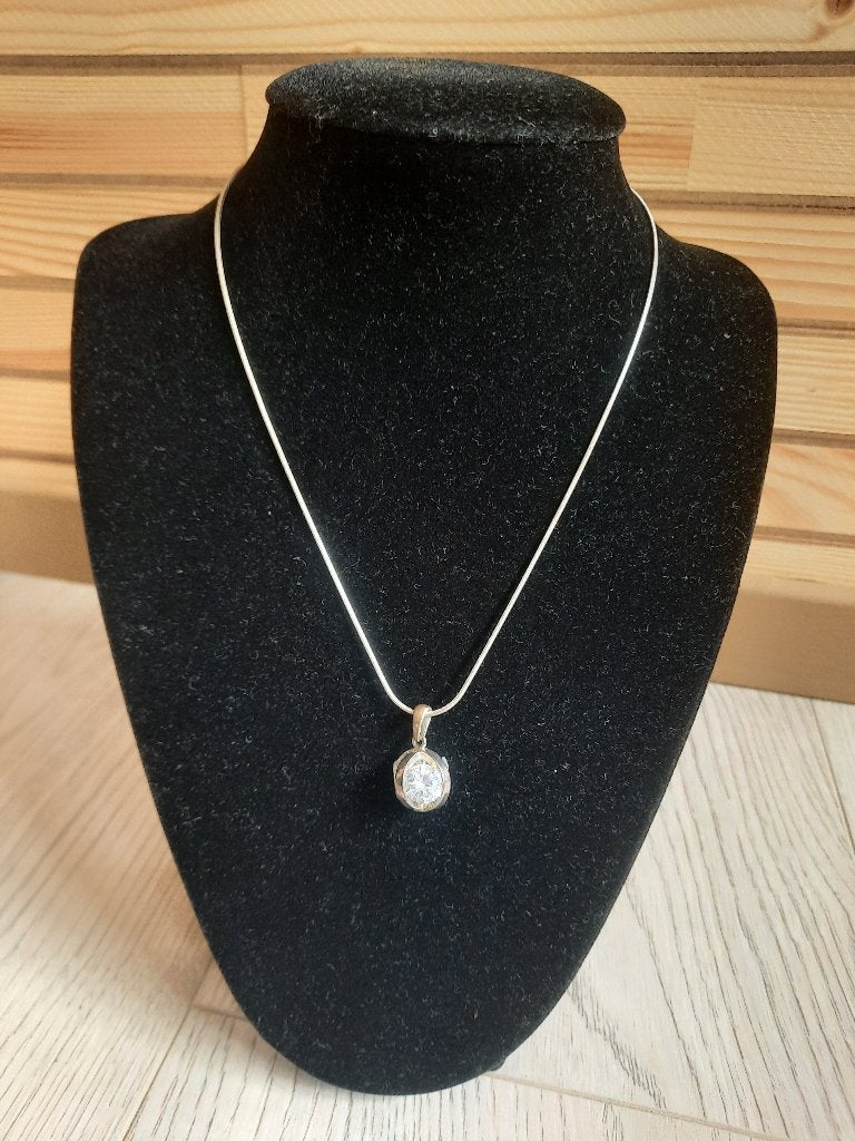 Halskettingen en zetjes, Handtassen en Accessoires, Kettingen, Nieuw, Ophalen of Verzenden, Met edelsteen, Zilver