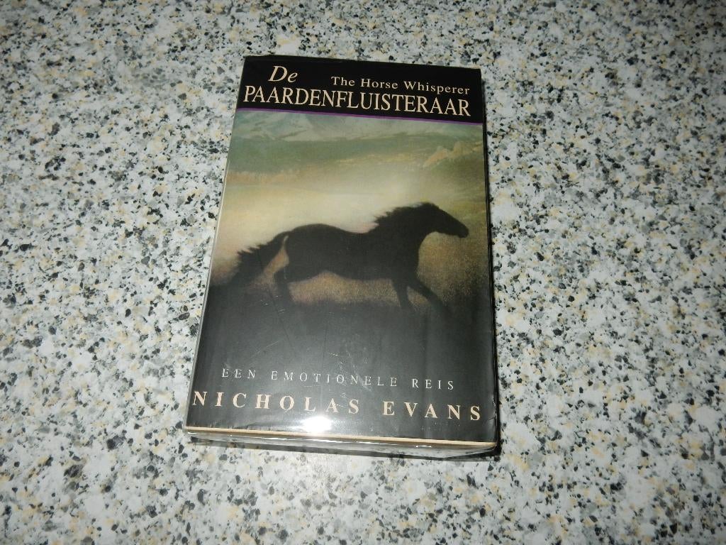 nr.699 - Roman: De paardenfluisteraar - Nicholas Evans, Boeken, Ophalen of Verzenden, Zo goed als nieuw