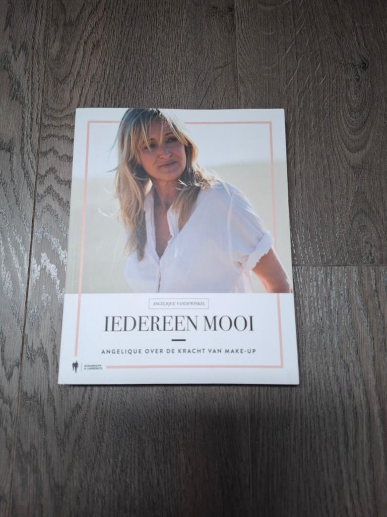 Angelique Vandewinkel - Iedereen mooi, Livres, Enlèvement ou Envoi, Angelique Vandewinkel