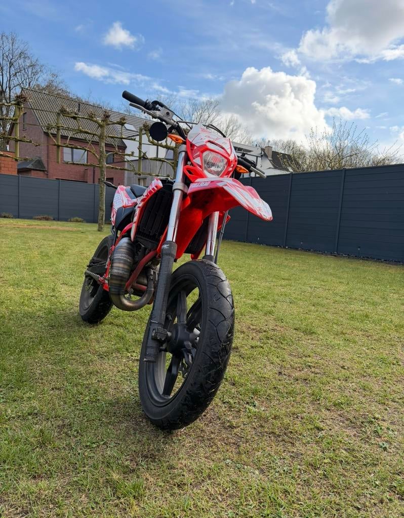 Beta sport rr50 2024, Fietsen en Brommers, 6 versnellingen, Zo goed als nieuw, 50 cc, Ophalen