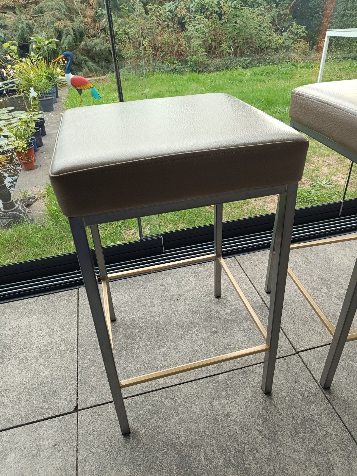 2 barkrukkken, barstoelen, beige leder, Avec repose-pieds, 2 tabourets, Comme neuf, Enlèvement