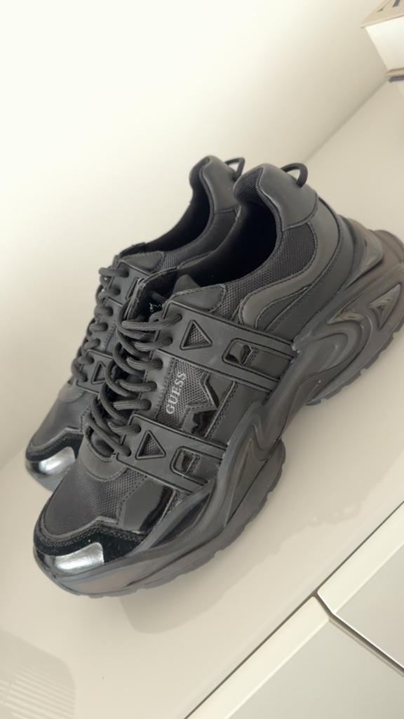 Guess schoenen, Ophalen, Zo goed als nieuw