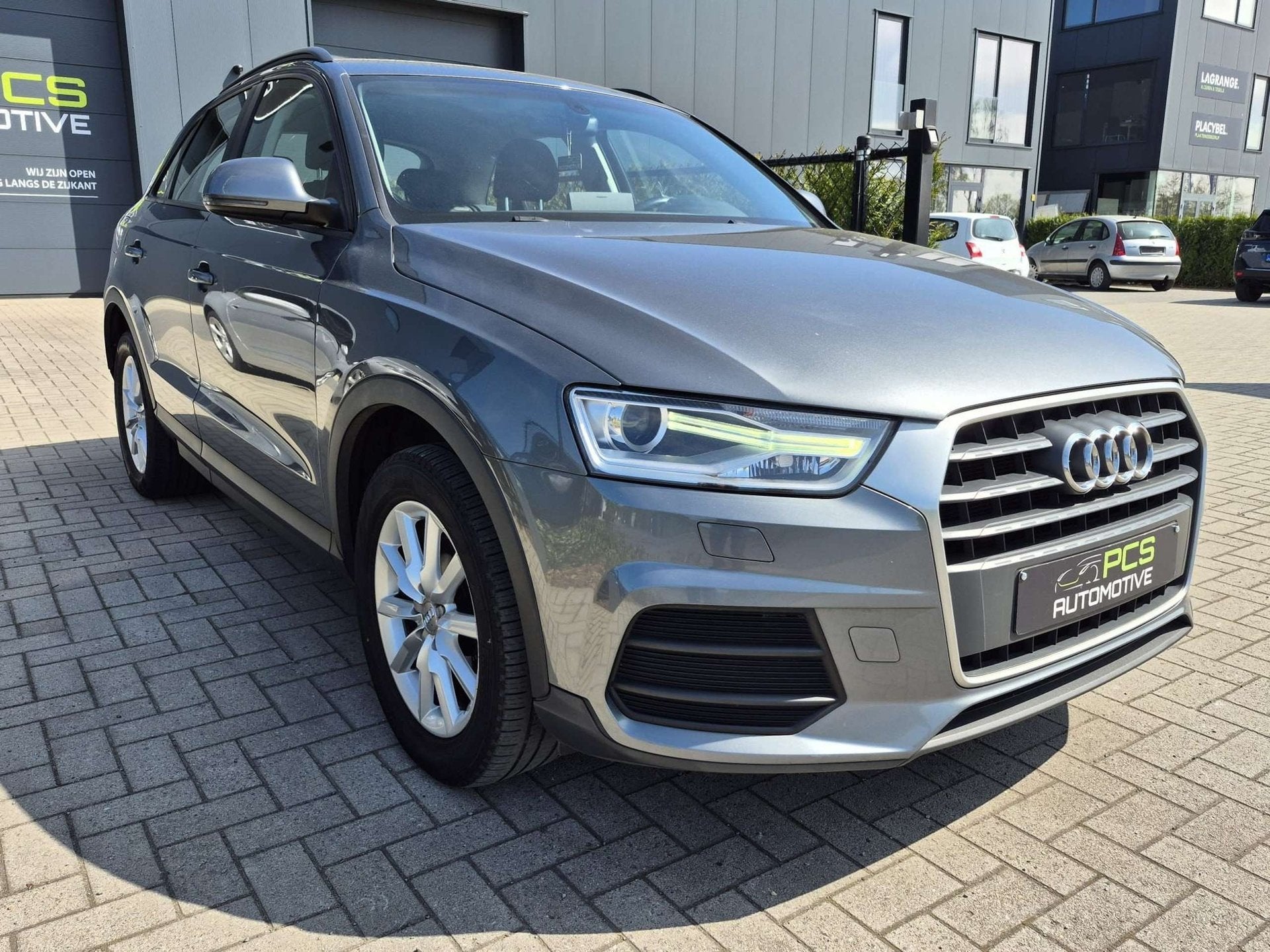 Audi Q3 2.0 Diesel / Automaat / 150.000 km / 12 mnd Waarborg, Argent ou Gris, Achat, 1968 cm³, Entretenue par le concessionnaire