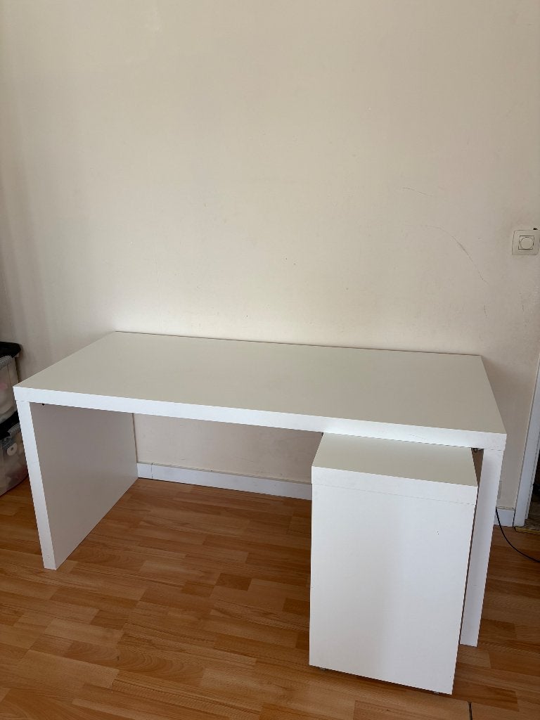 MALM bureau wit, Huis en Inrichting, Ophalen, Zo goed als nieuw, IKEA, Wit
