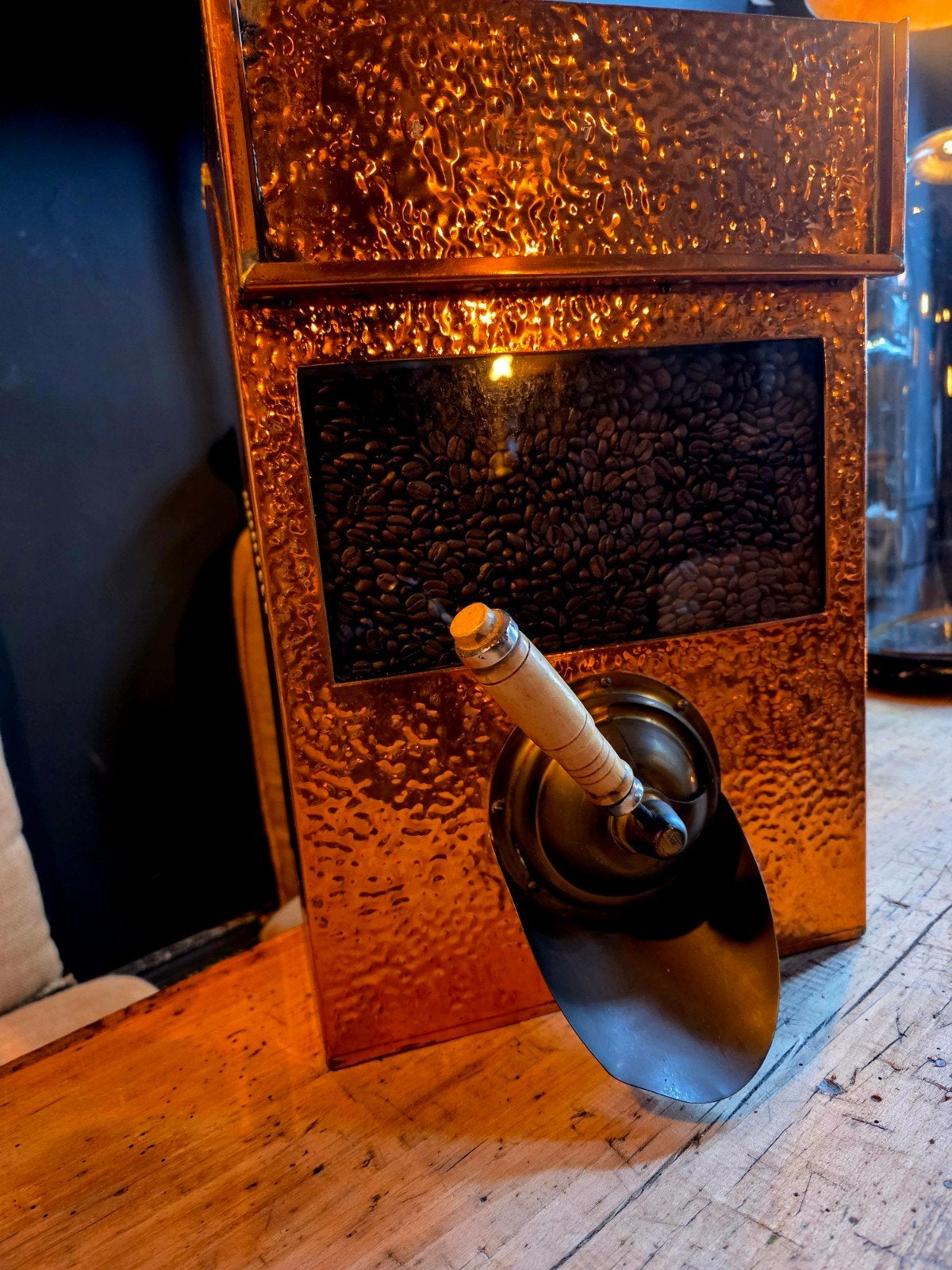 Prachtig oude koffie silo / verdeler uit koffiebar, Huis en Inrichting, Slaapkamer | Nachtkastjes, Ophalen