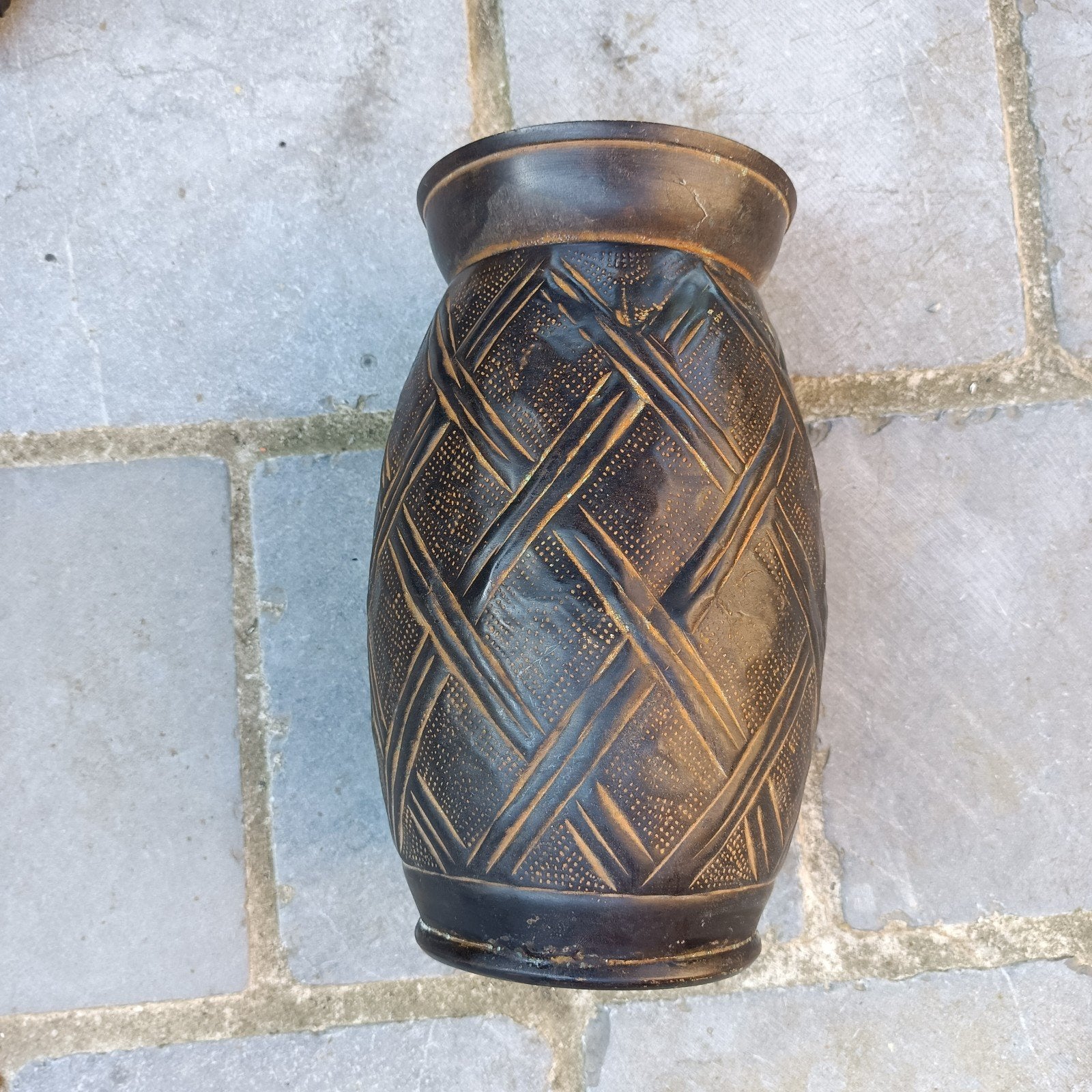 Vase métallique Kuba, RDC, début XXe siècle, Antiquités & Art, Enlèvement ou Envoi, Vase