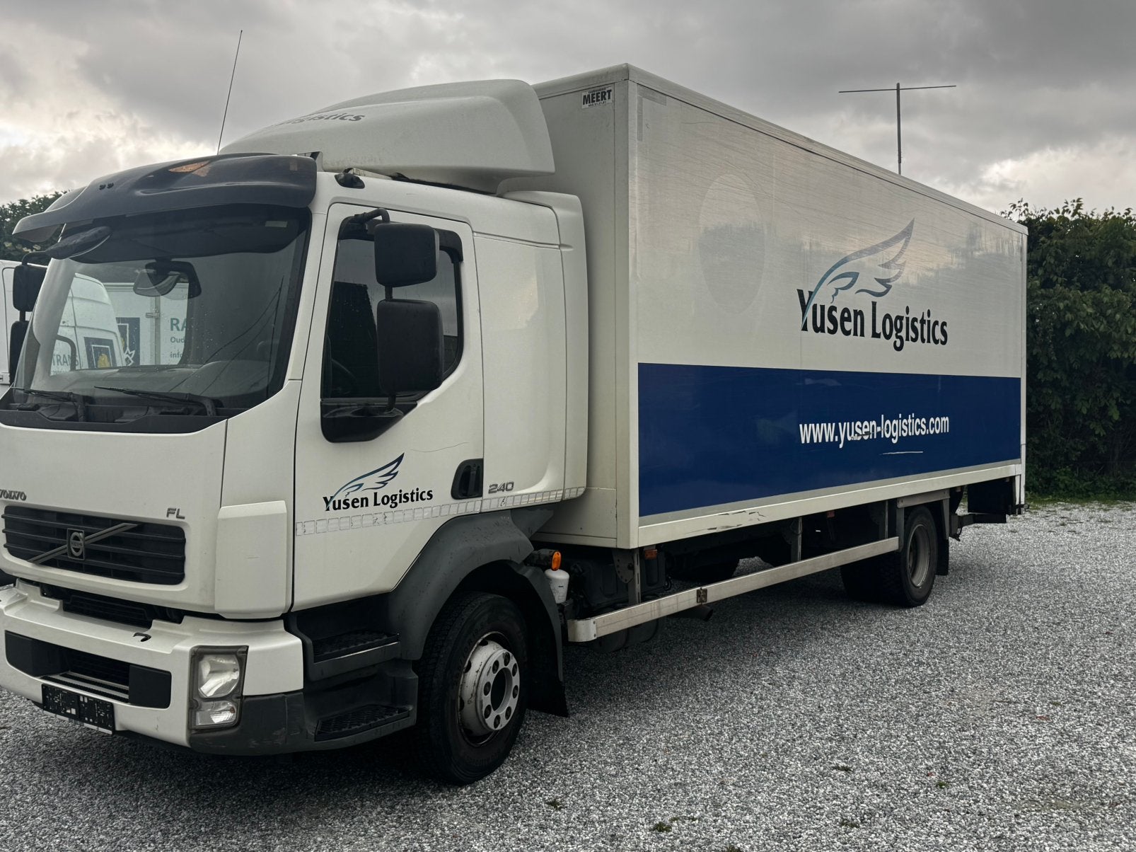 Volvo FL 240, Auto's, Vrachtwagens, Automaat, Euro 5, Zwart, Wit