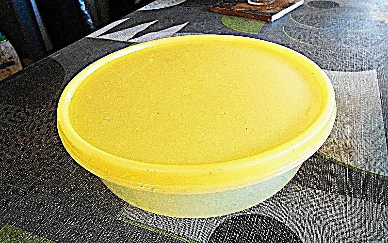 Tupperware : .boîte de conservation capacité 1litre, Enlèvement ou Envoi, Neuf, Jaune, Boîte