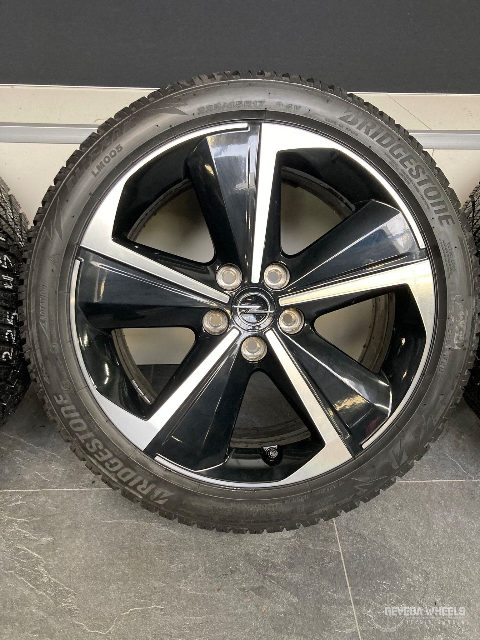 17” originele Opel Astra L velgen + winterbanden 5x108 98470, Autos : Pièces & Accessoires, Pneus & Jantes, Pneus et Jantes, Pneus hiver