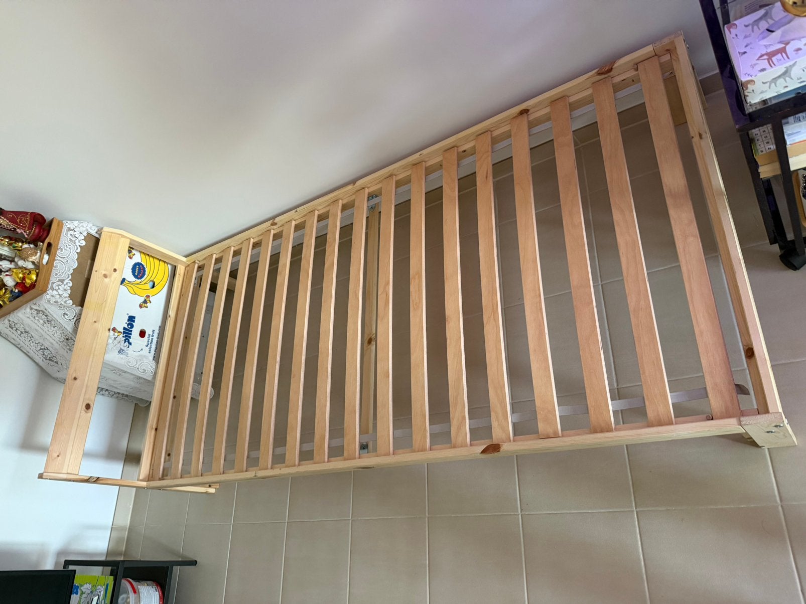 Ikea bed frame 90x200, Ophalen, Zo goed als nieuw