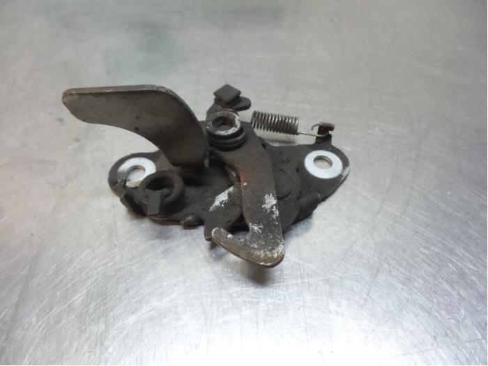 Slotmechaniek Motorkap van een Peugeot 206 (206 98-), Auto-onderdelen, Carrosserie, Peugeot, Gebruikt, 3 maanden garantie, Ophalen of Verzenden