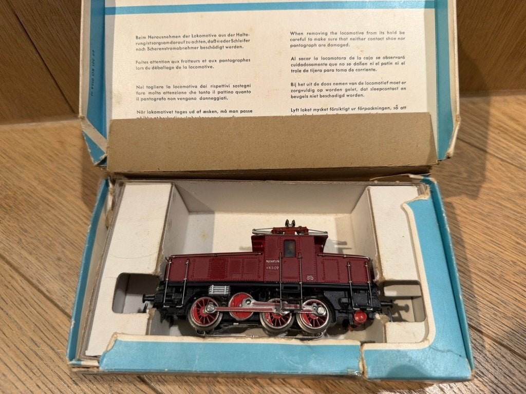 Märklin HO 3001 E63 02 DB très beau, Analogique, Enlèvement ou Envoi, Courant alternatif, Utilisé
