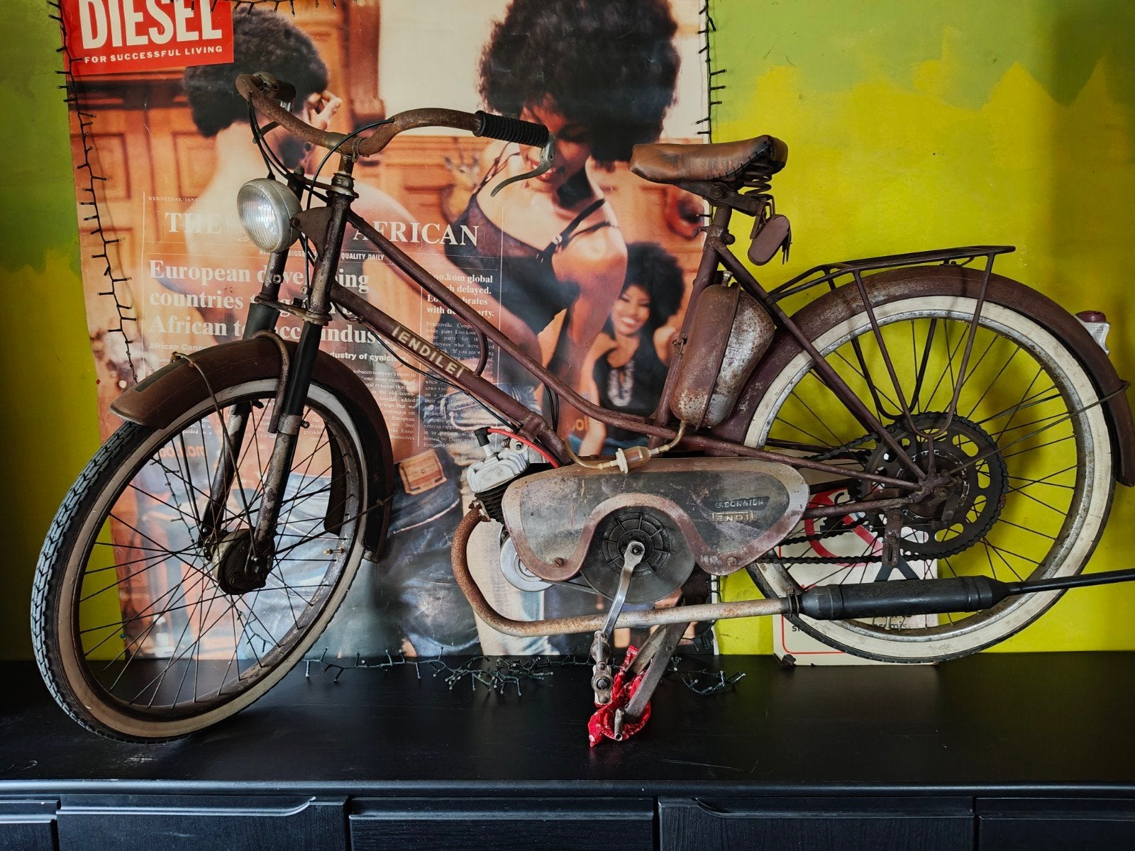 Tendilet , oude brommer van 1950, Motoren, Ophalen