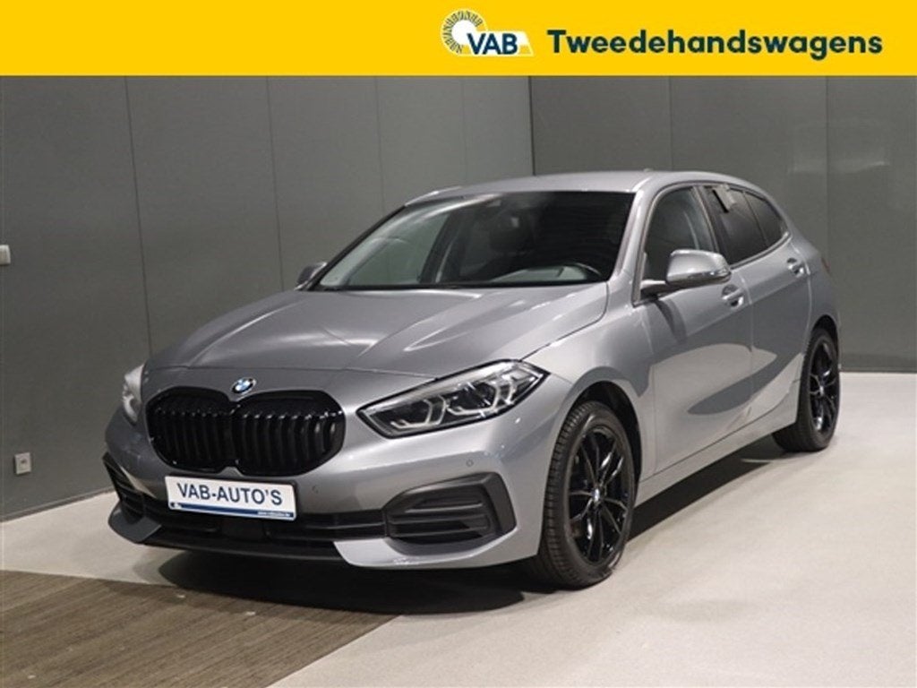 BMW 118    I nav carplay full led all season, 100 kW, 1 Reeks, Zwart, 136 pk