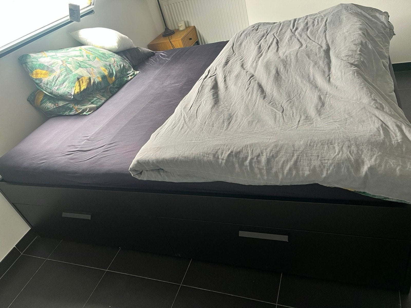 Bed met lades, Ophalen