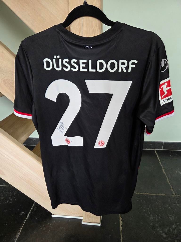 Matchworn shirt Düsseldorf, Ophalen of Verzenden, Shirt