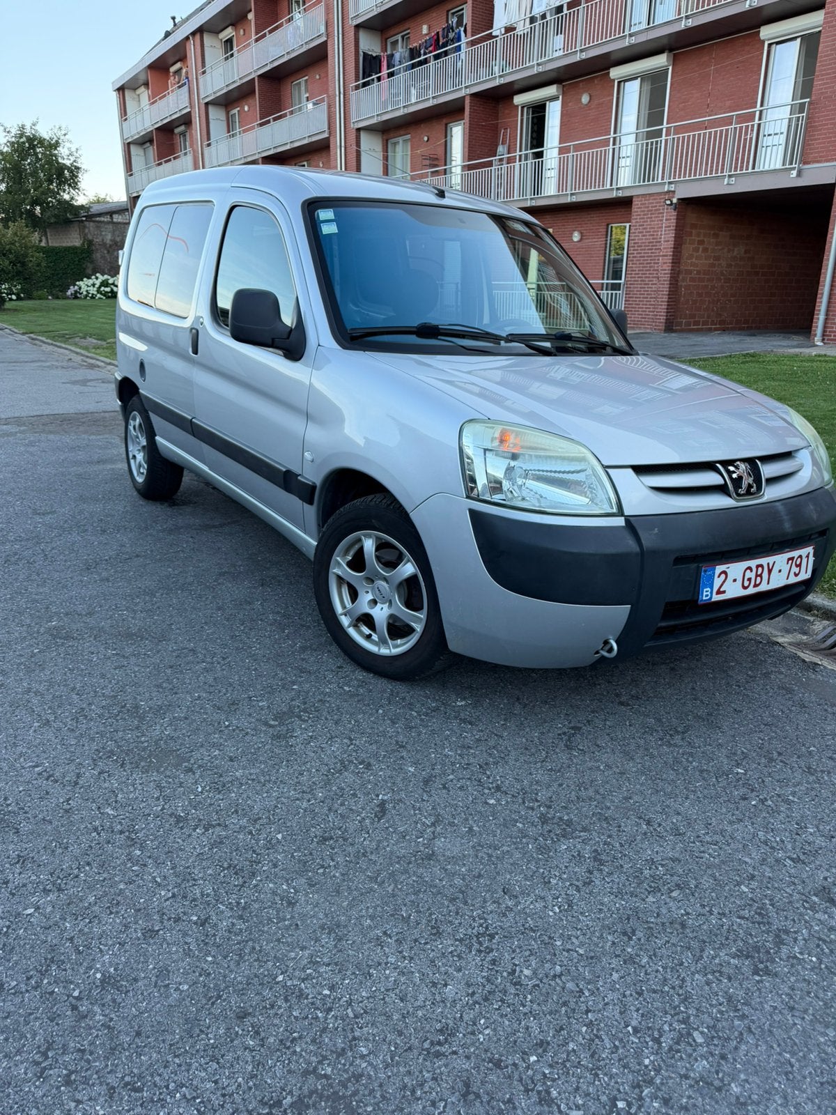 Peugeot partner 1.9d BTW WAGEN, Auto's, Bestelwagens en Lichte vracht, Elektrische ramen, Peugeot, Ophalen