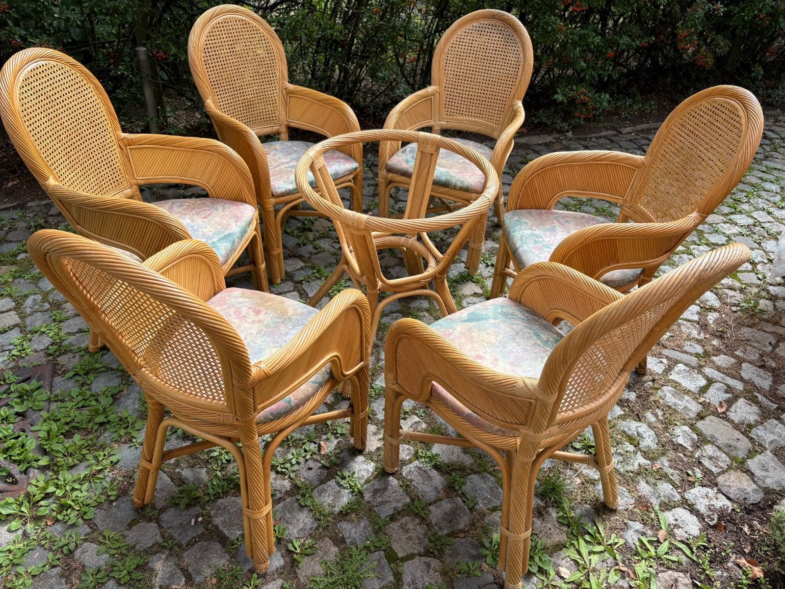 6 rotanstoelen met ronde tafel met glazen blad diam 120 cm, Huis en Inrichting, Ophalen, Gebruikt, 100 tot 150 cm, Rond