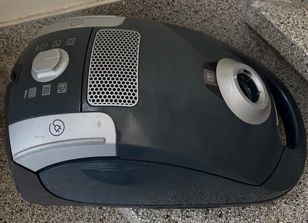 Aspirateur Miele. Livraison à Région Bruxelles ✅, Puissance d'aspiration réglable, Sac à poussière, Enlèvement, Utilisé