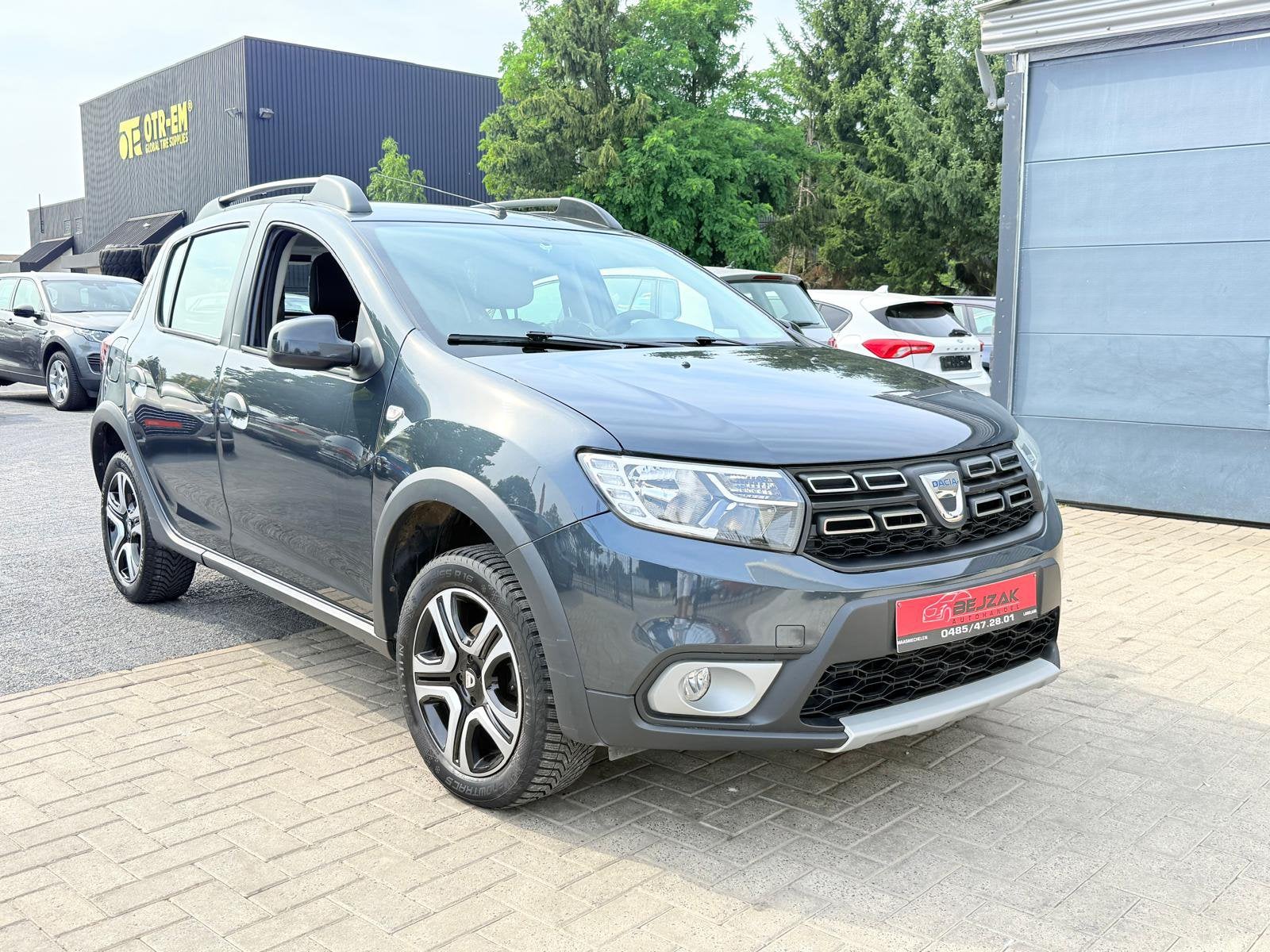 Dacia Sandero Stepway 2018 1j garantie, Auto's, Voorwielaandrijving, Bedrijf, Handgeschakeld, Grijs