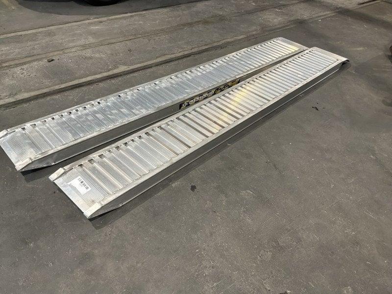 Aluminium oprijplaten met lip (ongebruikt) (2x), Overige merken, Overige kleuren, Overige brandstoffen, Bedrijf