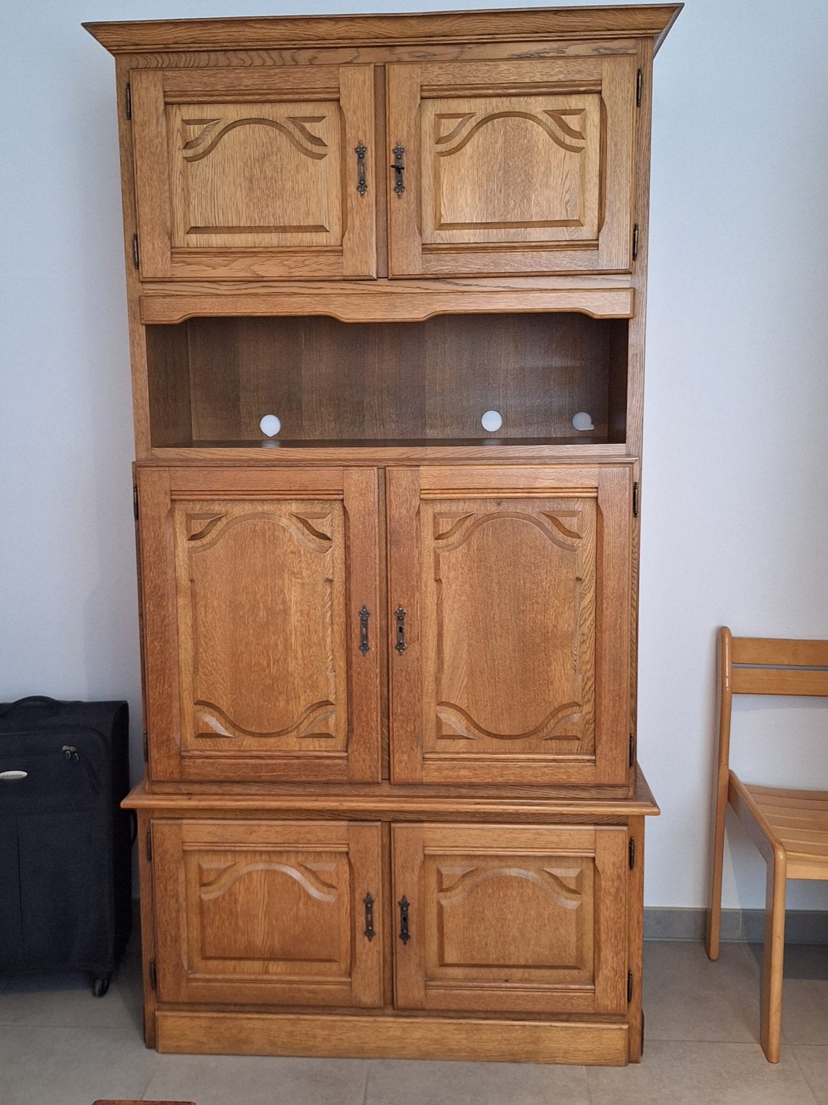 Volle houten meubels: kast + stoel + bed, Antiek en Kunst, Antiek | Meubels | Kasten, Ophalen