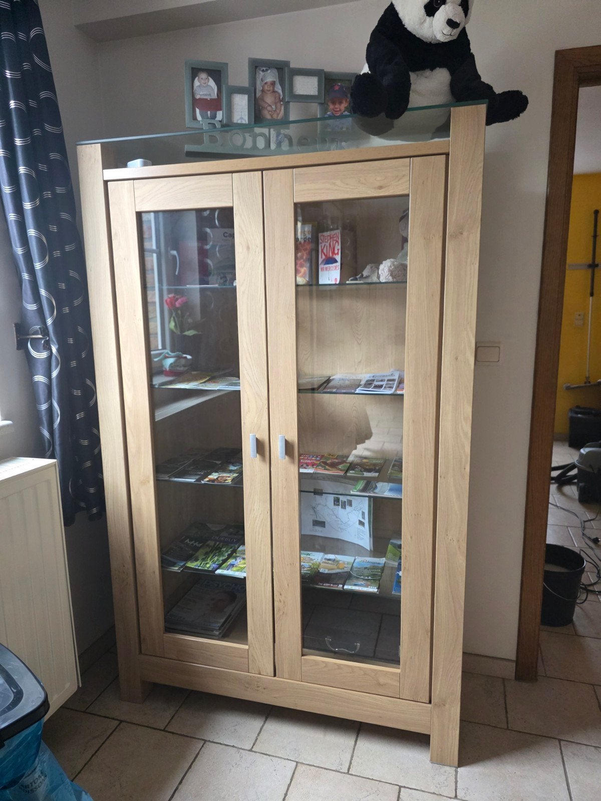 Superbe vitrine moderne en bois, Maison & Meubles, Armoires | Vitrines, Enlèvement