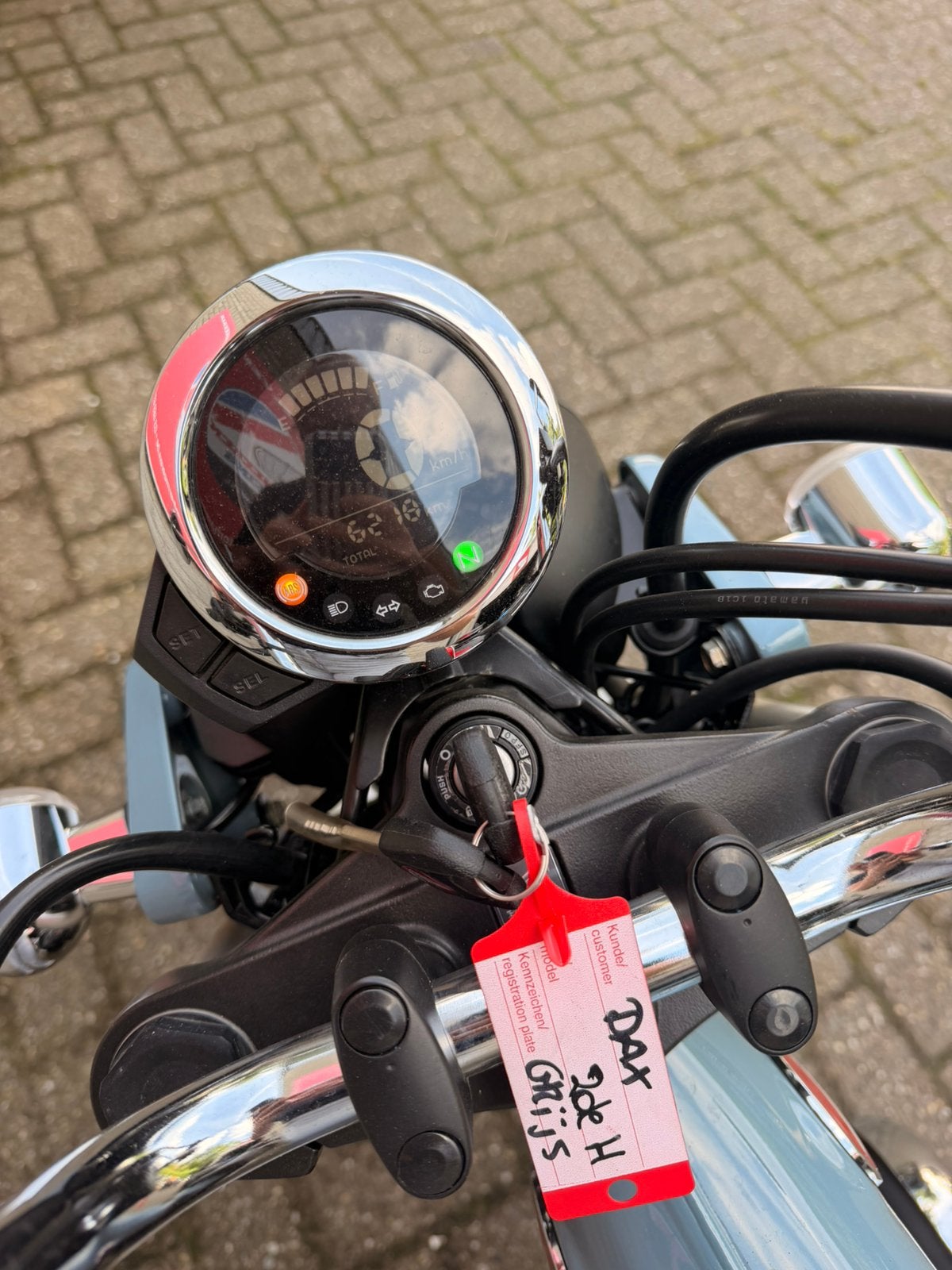 Honda ST125 Dax, Motos, Entreprise
